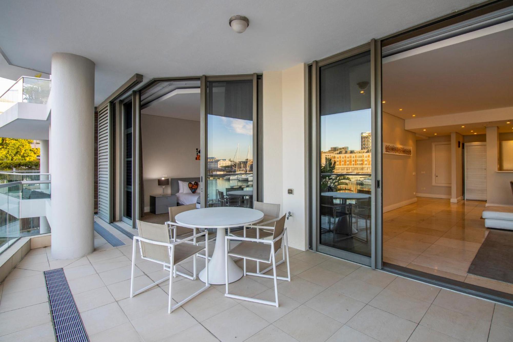 Waterfront Village Cape Town Bagian luar foto
